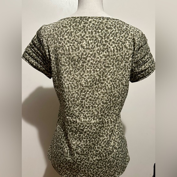 MICHAEL KORS * short sleeve- gray-cheetah top S/P - Picture 3 of 4